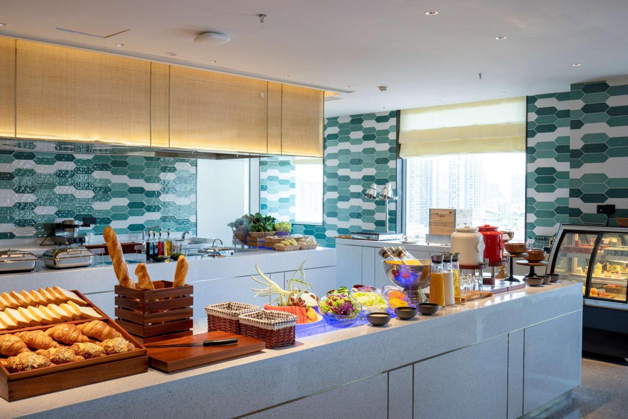 Hilton Garden Inn Shenzhen Nanshan Avenue Exterior foto